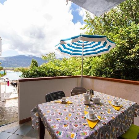Residence Vacanza Mare Марина-ди-Кампо Экстерьер фото