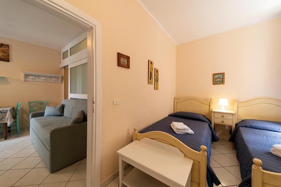 Residence Vacanza Mare Марина-ди-Кампо Экстерьер фото