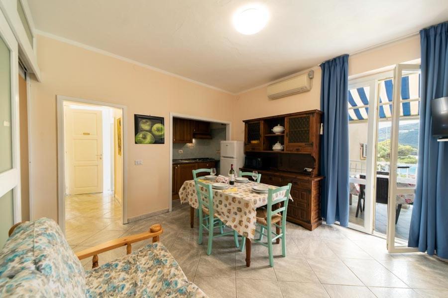 Residence Vacanza Mare Марина-ди-Кампо Экстерьер фото