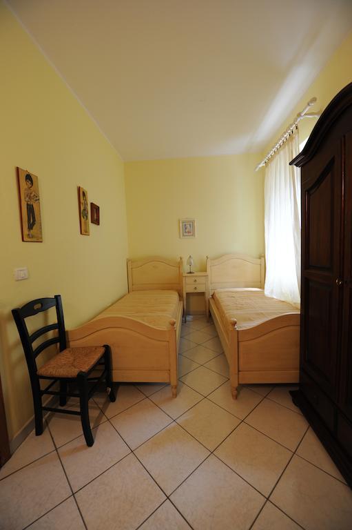 Residence Vacanza Mare Марина-ди-Кампо Экстерьер фото
